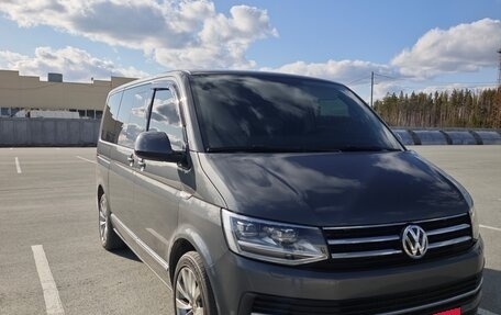 Volkswagen Multivan T6 рестайлинг, 2015 год, 3 250 000 рублей, 3 фотография