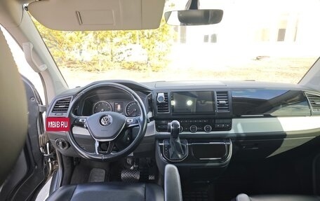 Volkswagen Multivan T6 рестайлинг, 2015 год, 3 250 000 рублей, 11 фотография