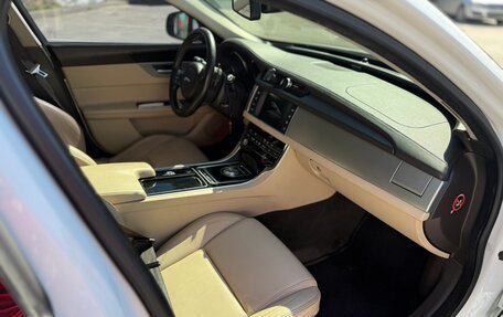 Jaguar XF II, 2016 год, 1 945 000 рублей, 7 фотография