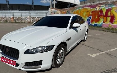 Jaguar XF II, 2016 год, 1 945 000 рублей, 12 фотография