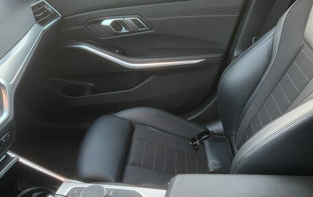 BMW 3 серия, 2019 год, 2 889 999 рублей, 11 фотография