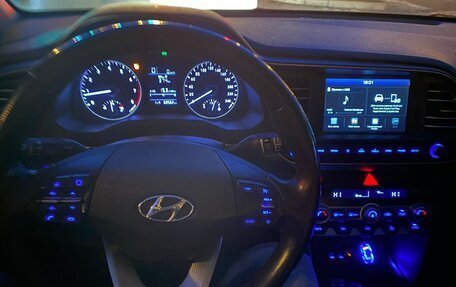 Hyundai Elantra VI рестайлинг, 2019 год, 1 598 000 рублей, 16 фотография