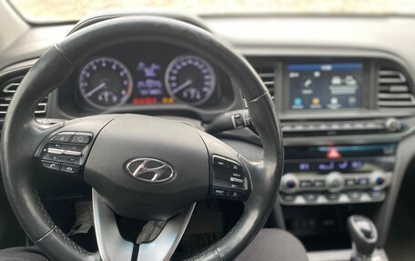 Hyundai Elantra VI рестайлинг, 2019 год, 1 598 000 рублей, 13 фотография