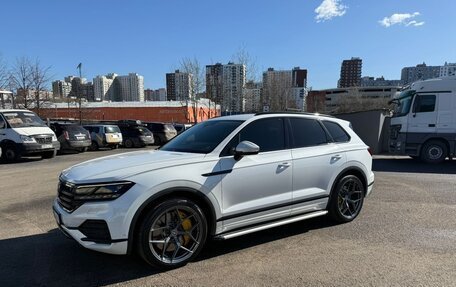 Volkswagen Touareg III, 2019 год, 6 000 000 рублей, 2 фотография