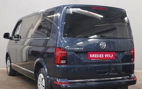 Volkswagen Caravelle T6 рестайлинг, 2021 год, 5 570 000 рублей, 7 фотография