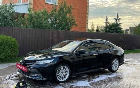 Toyota Camry, 2018 год, 2 090 000 рублей, 2 фотография