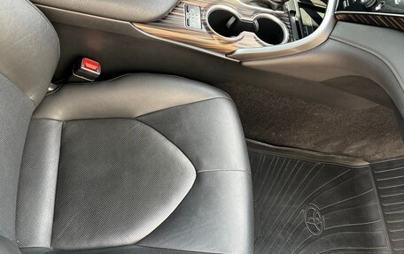 Toyota Camry, 2018 год, 2 090 000 рублей, 14 фотография