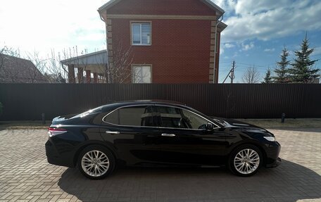 Toyota Camry, 2018 год, 2 090 000 рублей, 9 фотография