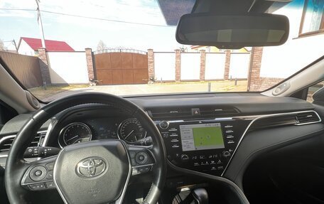 Toyota Camry, 2018 год, 2 090 000 рублей, 12 фотография