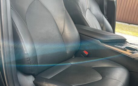 Toyota Camry, 2018 год, 2 090 000 рублей, 15 фотография