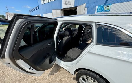 Opel Astra K, 2019 год, 1 400 000 рублей, 8 фотография