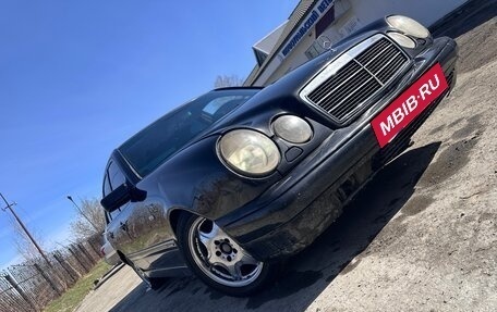 Mercedes-Benz E-Класс, 1998 год, 230 000 рублей, 2 фотография