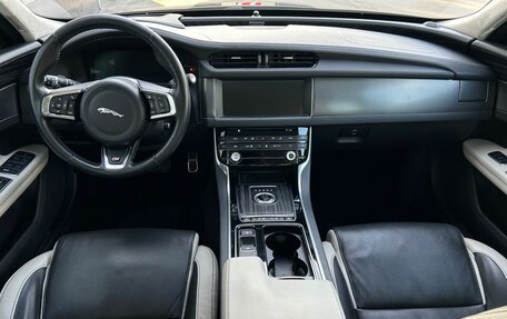 Jaguar XF II, 2016 год, 1 950 000 рублей, 15 фотография