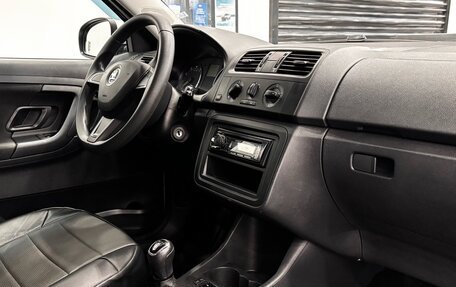 Skoda Fabia II, 2014 год, 750 000 рублей, 14 фотография