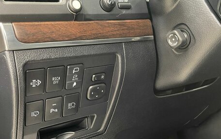Toyota Land Cruiser 200, 2020 год, 7 690 000 рублей, 20 фотография