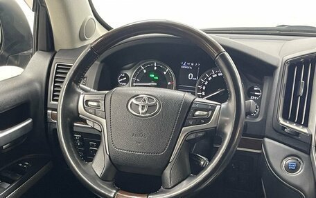 Toyota Land Cruiser 200, 2020 год, 7 690 000 рублей, 22 фотография