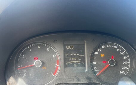 Volkswagen Polo VI (EU Market), 2011 год, 395 000 рублей, 2 фотография