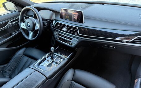 BMW 7 серия, 2019 год, 5 800 000 рублей, 15 фотография