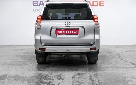 Toyota Land Cruiser Prado 150 рестайлинг 2, 2010 год, 2 350 000 рублей, 6 фотография