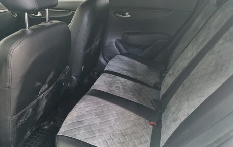 KIA Rio IV, 2018 год, 1 385 000 рублей, 8 фотография