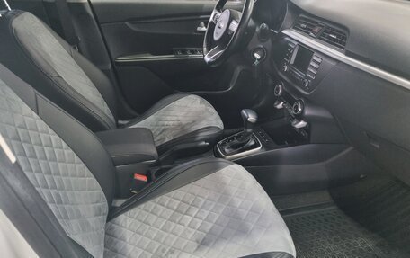 KIA Rio IV, 2018 год, 1 385 000 рублей, 9 фотография