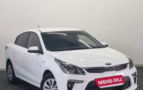 KIA Rio IV, 2018 год, 1 385 000 рублей, 3 фотография