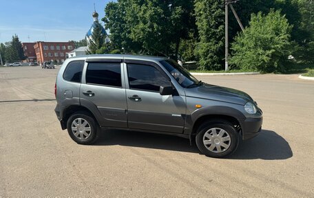 Chevrolet Niva I рестайлинг, 2010 год, 450 000 рублей, 4 фотография