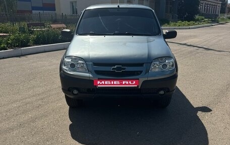 Chevrolet Niva I рестайлинг, 2010 год, 450 000 рублей, 6 фотография