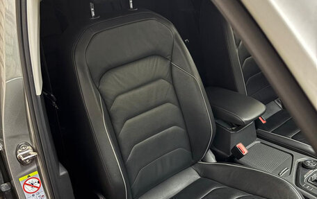 Volkswagen Tiguan II, 2018 год, 2 600 000 рублей, 8 фотография