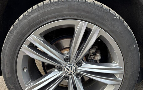 Volkswagen Tiguan II, 2018 год, 2 600 000 рублей, 16 фотография
