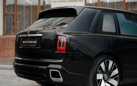 Rolls-Royce Cullinan, 2025 год, 80 000 000 рублей, 6 фотография
