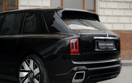 Rolls-Royce Cullinan, 2025 год, 80 000 000 рублей, 10 фотография