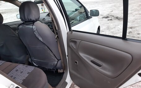 Toyota Platz, 2003 год, 450 000 рублей, 13 фотография