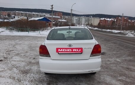 Toyota Platz, 2003 год, 450 000 рублей, 8 фотография