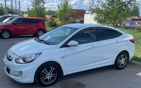 Hyundai Solaris II рестайлинг, 2014 год, 1 190 000 рублей, 1 фотография