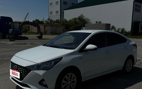 Hyundai Solaris II рестайлинг, 2021 год, 1 750 000 рублей, 2 фотография