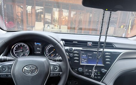 Toyota Camry, 2021 год, 2 100 000 рублей, 7 фотография