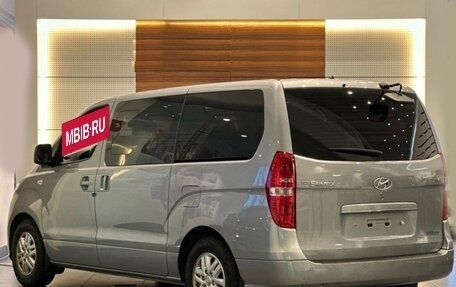 Hyundai Grand Starex Grand Starex I рестайлинг 2, 2020 год, 3 838 000 рублей, 2 фотография