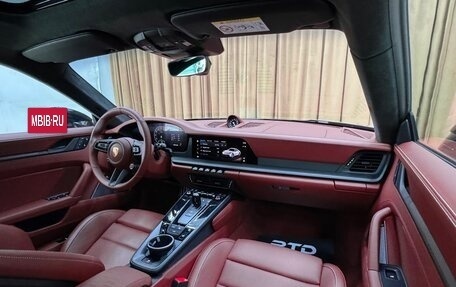 Porsche 911, 2024 год, 31 200 000 рублей, 32 фотография
