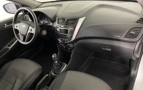 Hyundai Solaris II рестайлинг, 2015 год, 1 149 000 рублей, 13 фотография