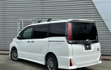 Toyota Noah III, 2019 год, 2 250 000 рублей, 4 фотография