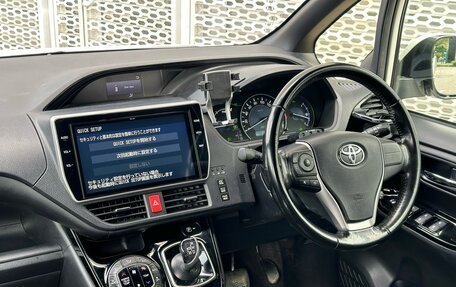 Toyota Noah III, 2019 год, 2 250 000 рублей, 9 фотография