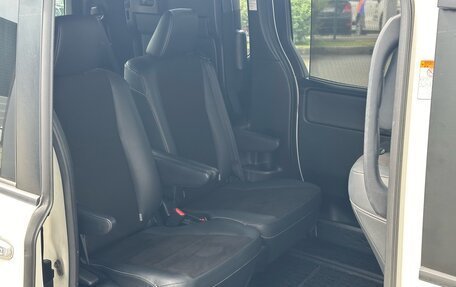 Toyota Noah III, 2019 год, 2 250 000 рублей, 15 фотография