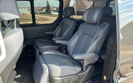 Hyundai Staria, 2022 год, 4 750 000 рублей, 8 фотография