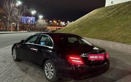 Mercedes-Benz E-Класс, 2018 год, 2 350 000 рублей, 10 фотография