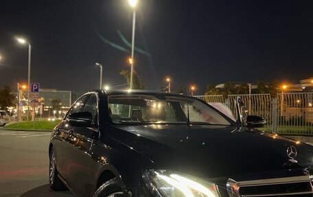 Mercedes-Benz E-Класс, 2018 год, 2 350 000 рублей, 15 фотография