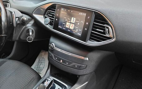 Peugeot 308 II, 2018 год, 1 229 000 рублей, 12 фотография