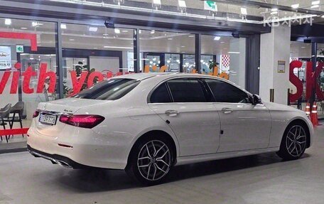 Mercedes-Benz E-Класс, 2021 год, 3 585 000 рублей, 4 фотография