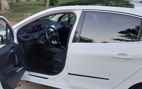 Peugeot 208 II, 2013 год, 675 000 рублей, 5 фотография