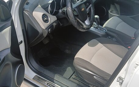 Chevrolet Cruze II, 2011 год, 640 000 рублей, 8 фотография